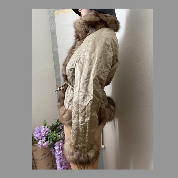 Brand New Reversible Golden Sable Fur Jacket made in Italy - Picture 10 of 16